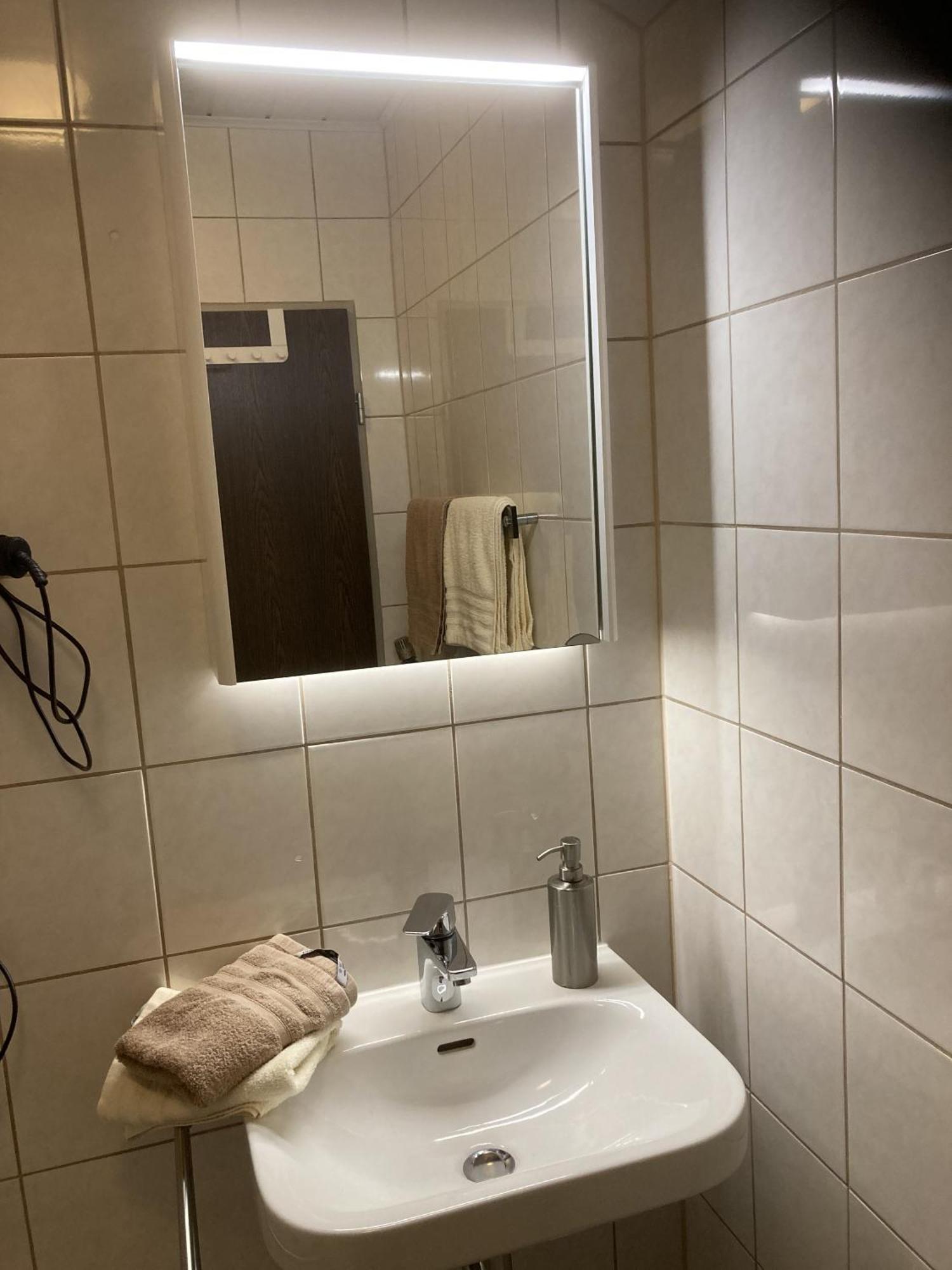 Huus Störtebeker Panzió Dornumersiel Szoba fotó
